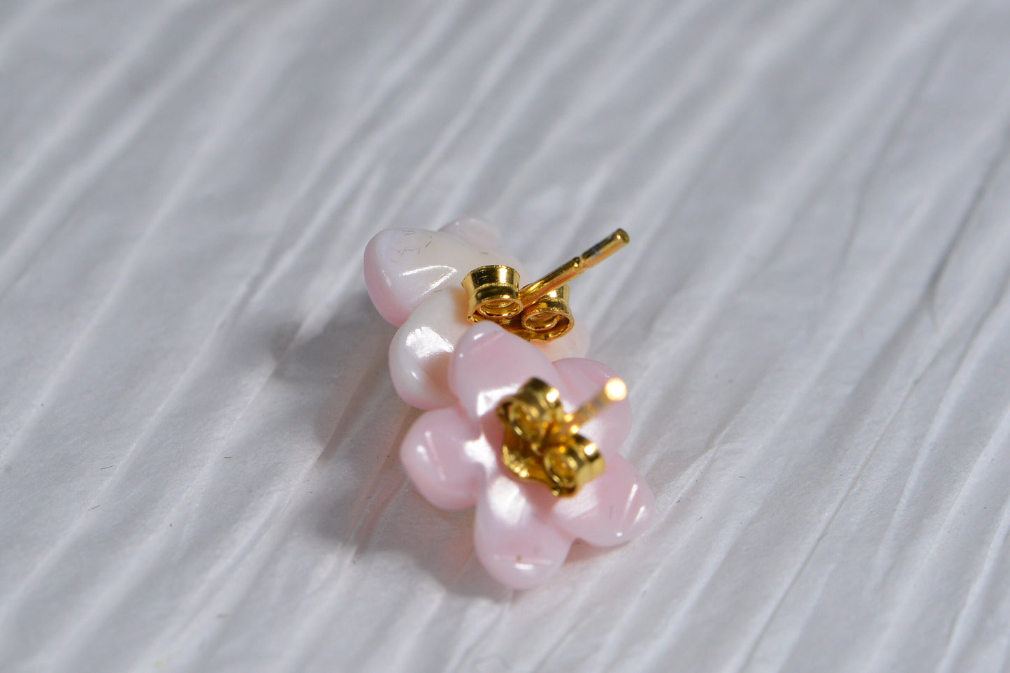 14K Gold Pink Conch Shell Carved Rose Flower Stud Earrings