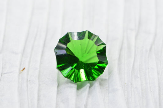 Synthetic Emerald Gemstone: 14mm Faceted Rond Pointed Back, May Birthstone