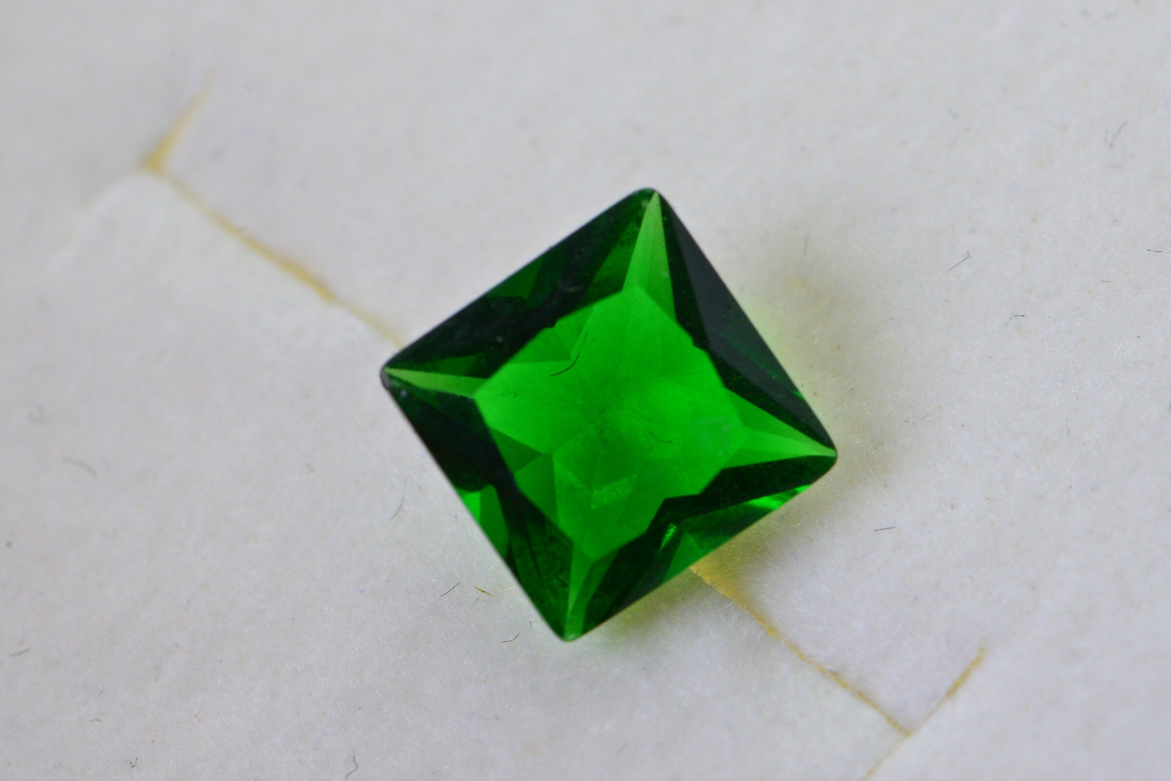 Synthetic Emerald Gemstone: Princess Cut 7mm May Birthstone