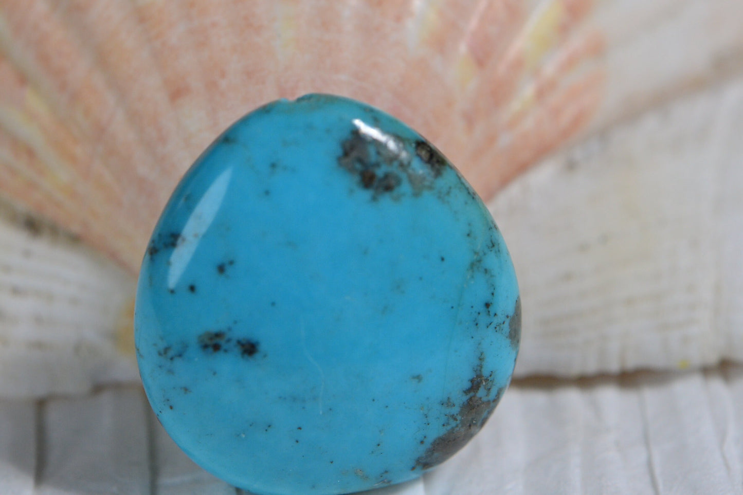 Kingman Turquoise Cabochon: Natural Pear Gemstone (23x21x8,10mm)