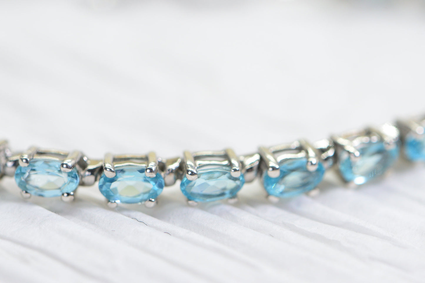 Malgache Neon Apatite Bolo Bracelet, Sterling Silver, Adjustable