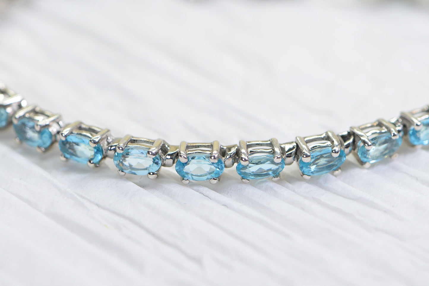 Malgache Neon Apatite Bolo Bracelet, Sterling Silver, Adjustable
