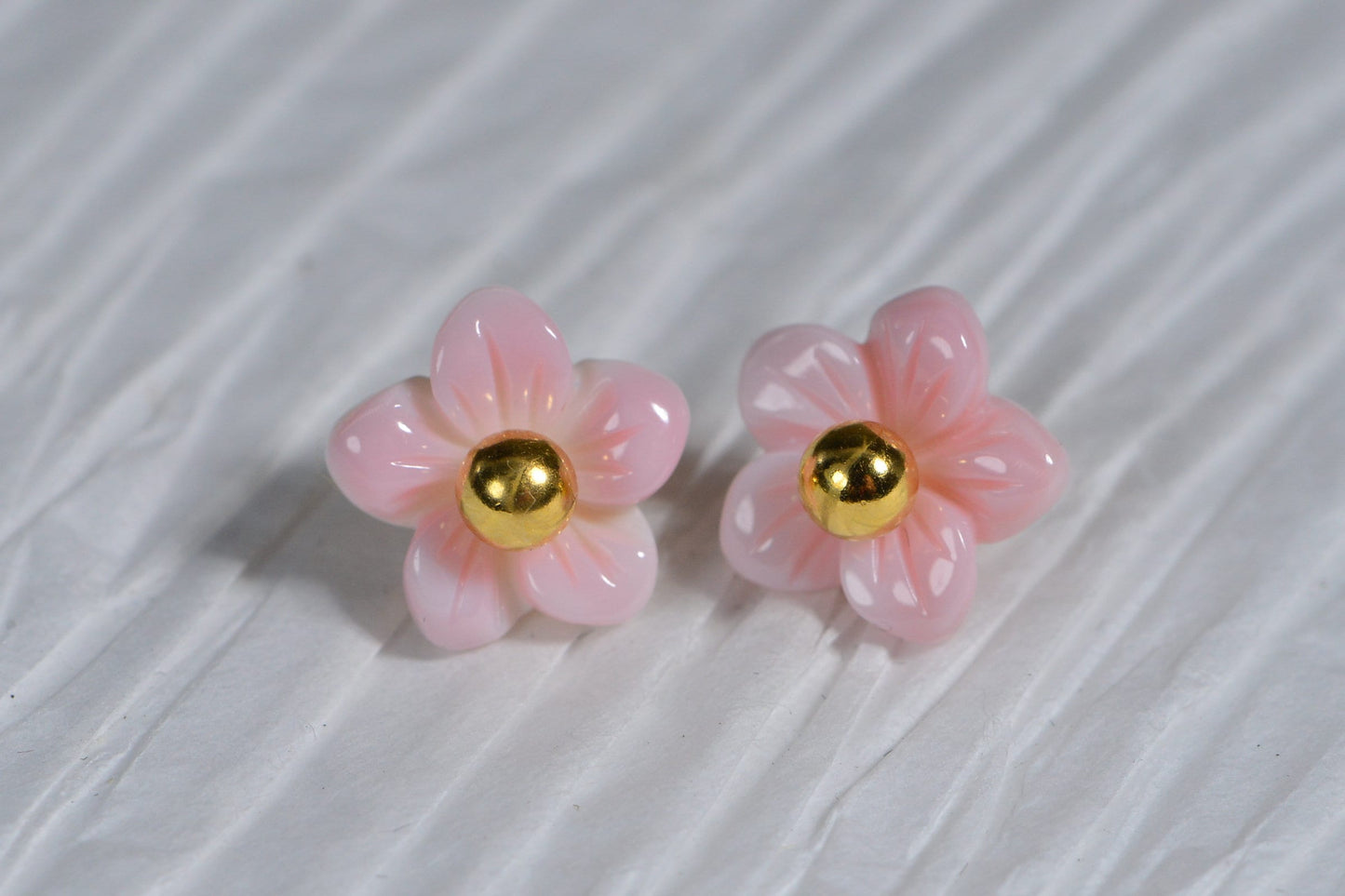 14K Gold Pink Conch Shell Carved Rose Flower Stud Earrings
