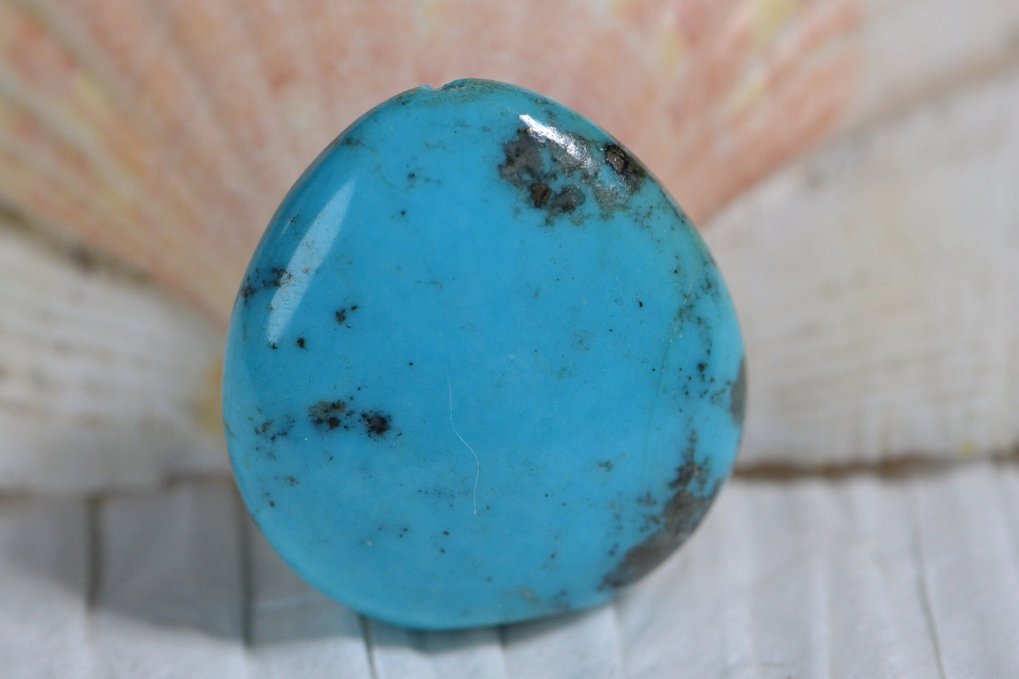 Kingman Turquoise Cabochon: Natural Pear Gemstone (23x21x8,10mm)