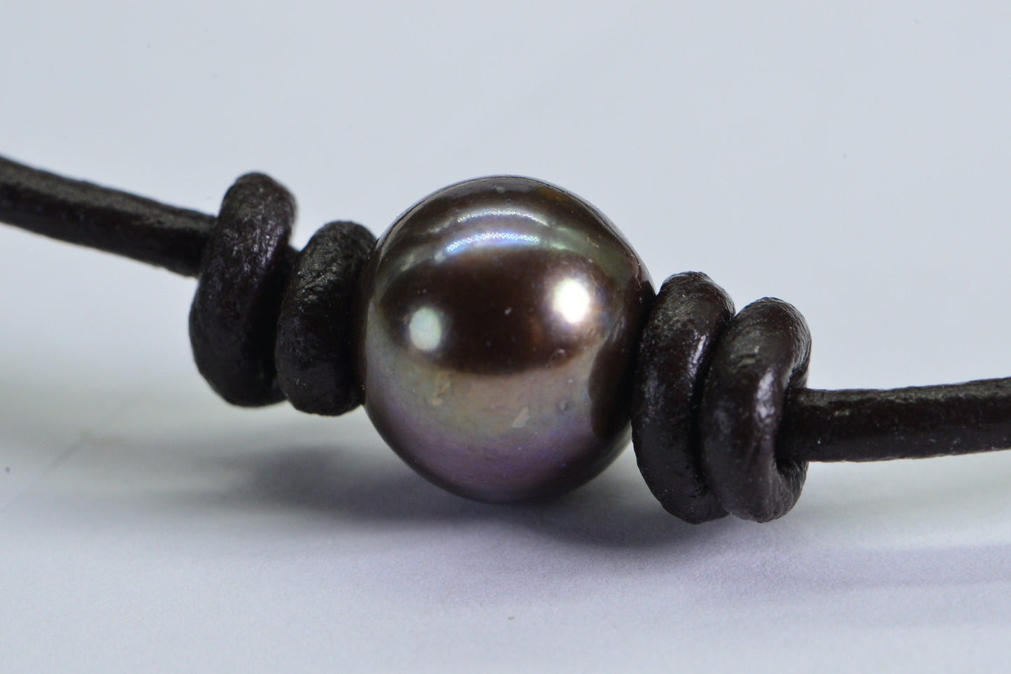 Black Pearl Leather Bracelet: Adjustable Freshwater Pearl Wrap