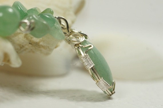 Green Aventurine Necklace set. Wire Wrapped Pendant. Natural Gemstone Necklace