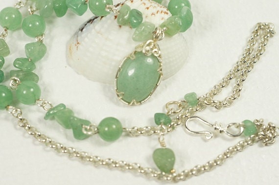 Green Aventurine Necklace set. Wire Wrapped Pendant. Natural Gemstone Necklace