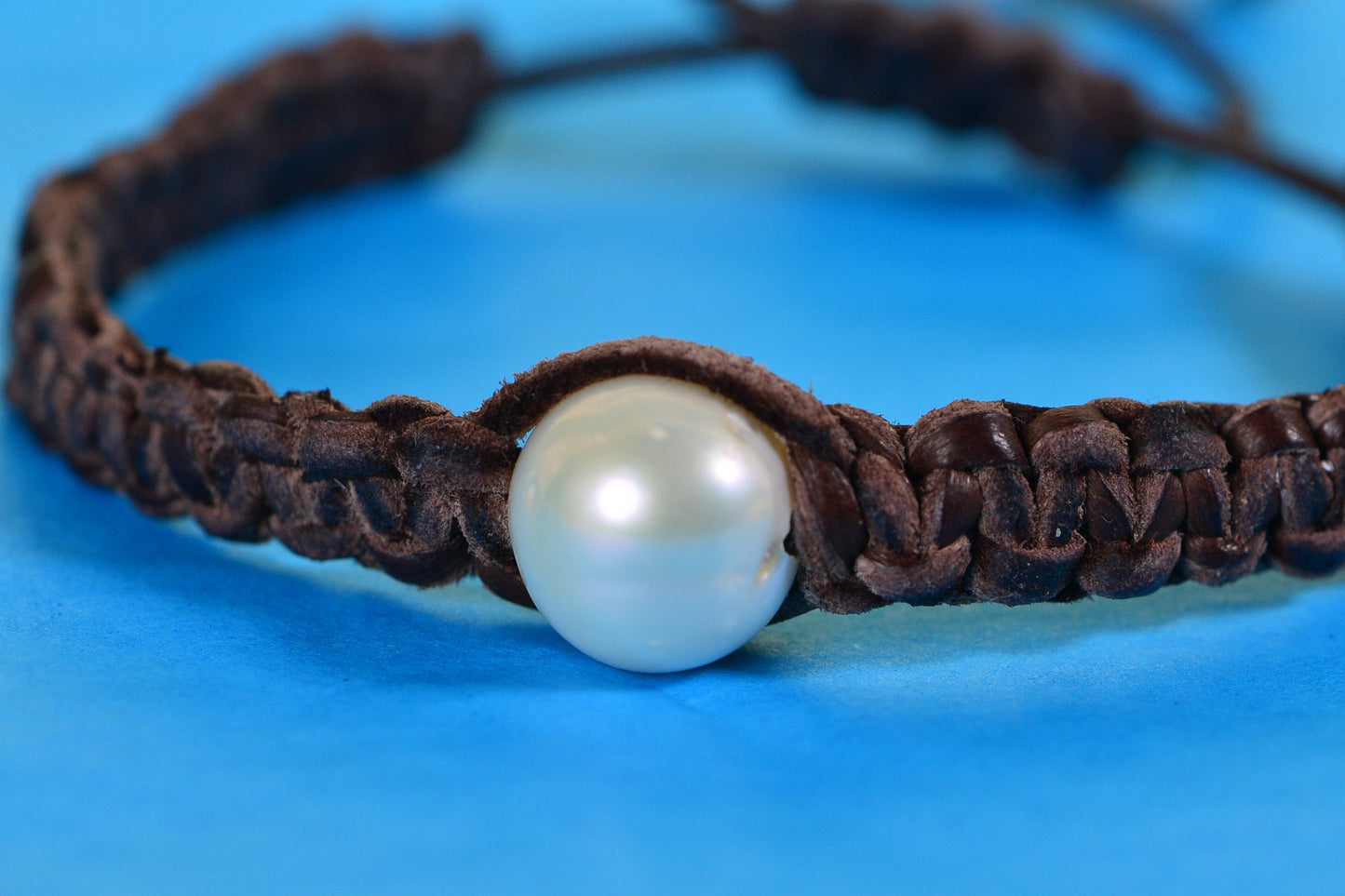 Freshwater Pearl Leather Cord Bracelet: Adjustable Shamballa Style