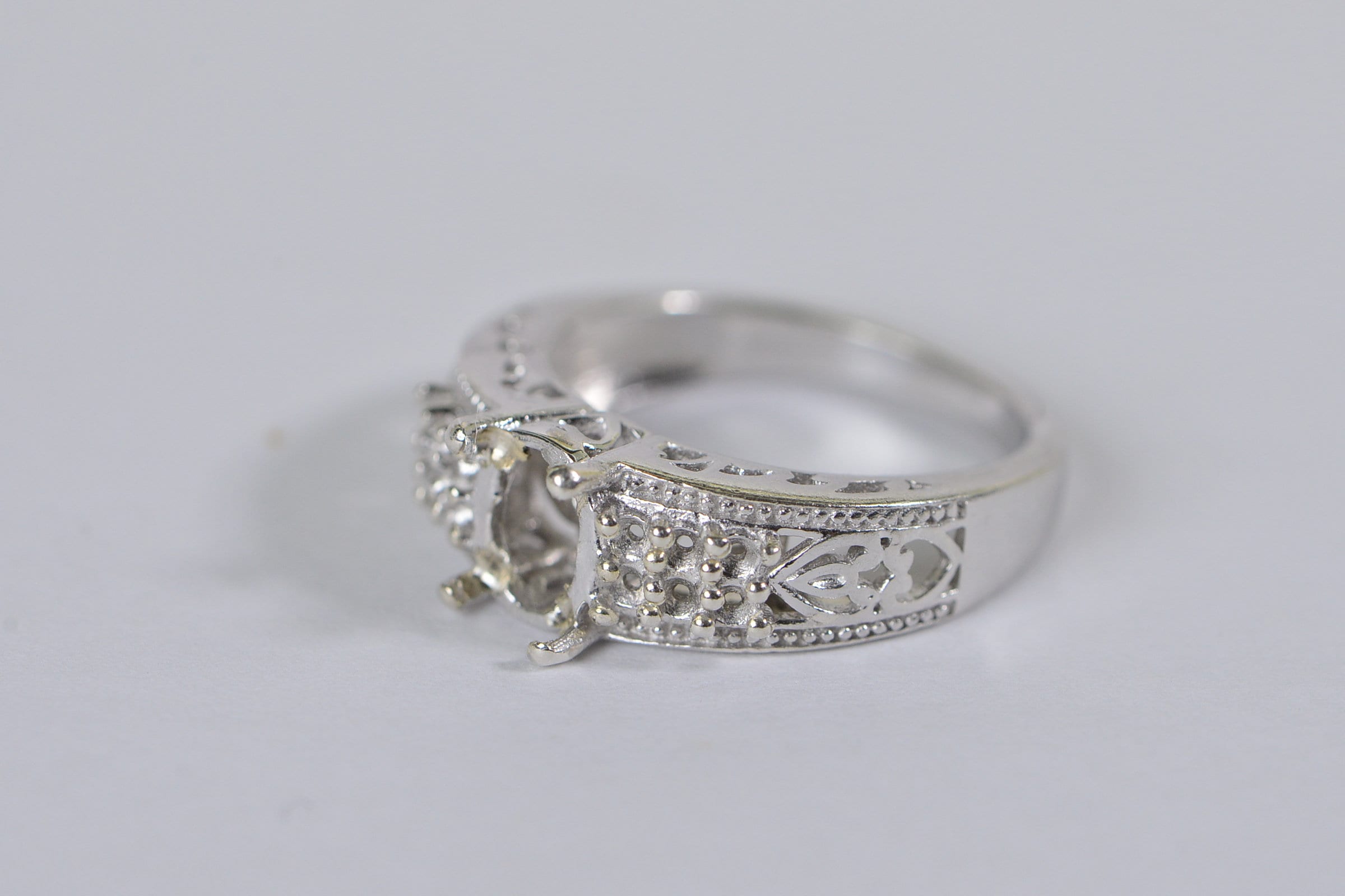 Silver 4-Prong Ring Blank: Oval Multi-Stone Setting, US Size 7