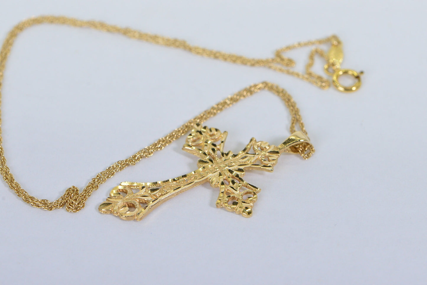 14K Gold Diamond Cut Lace Cross Pendant Necklace - Vintage Style
