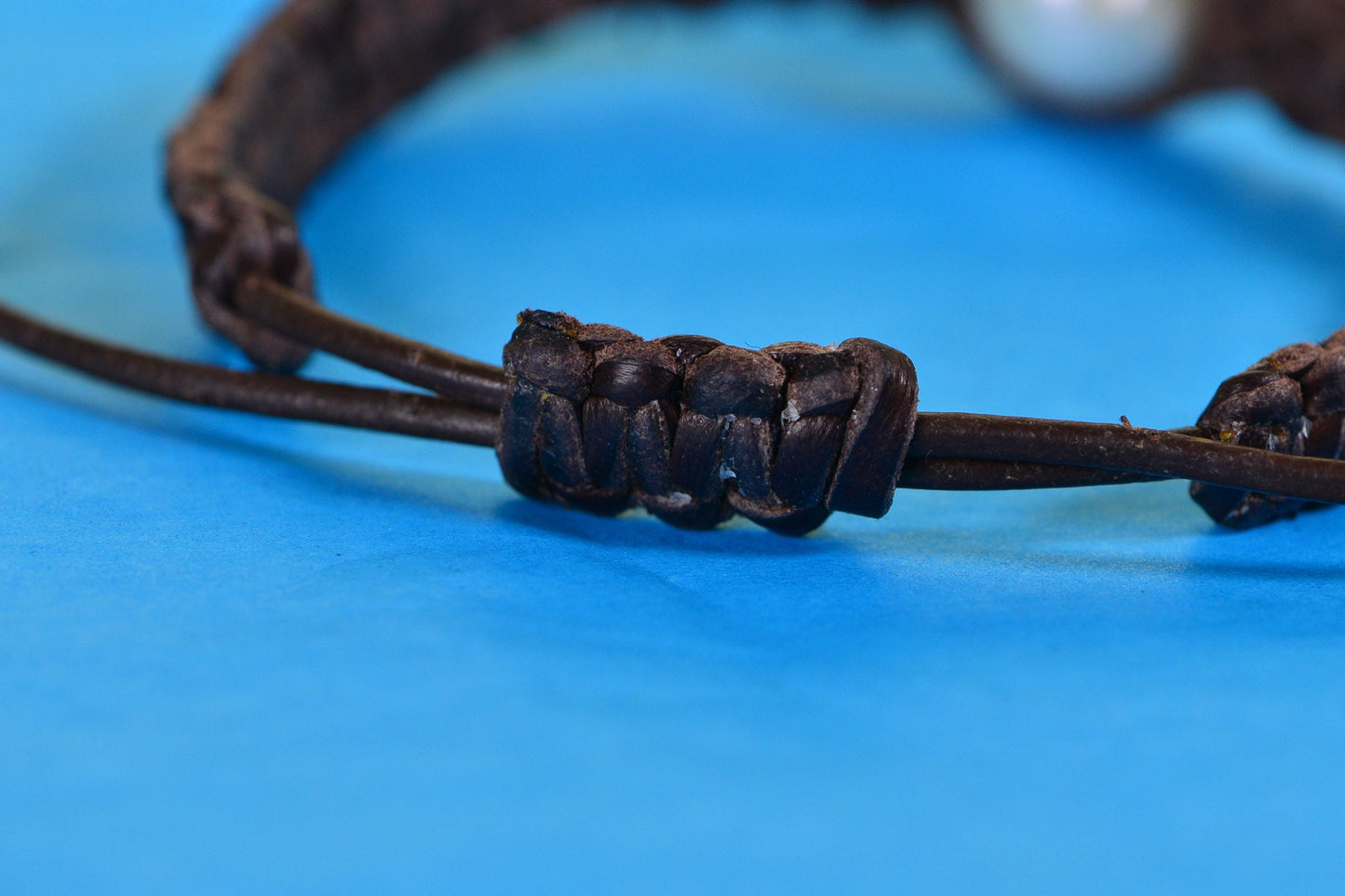 Freshwater Pearl Leather Cord Bracelet: Adjustable Shamballa Style
