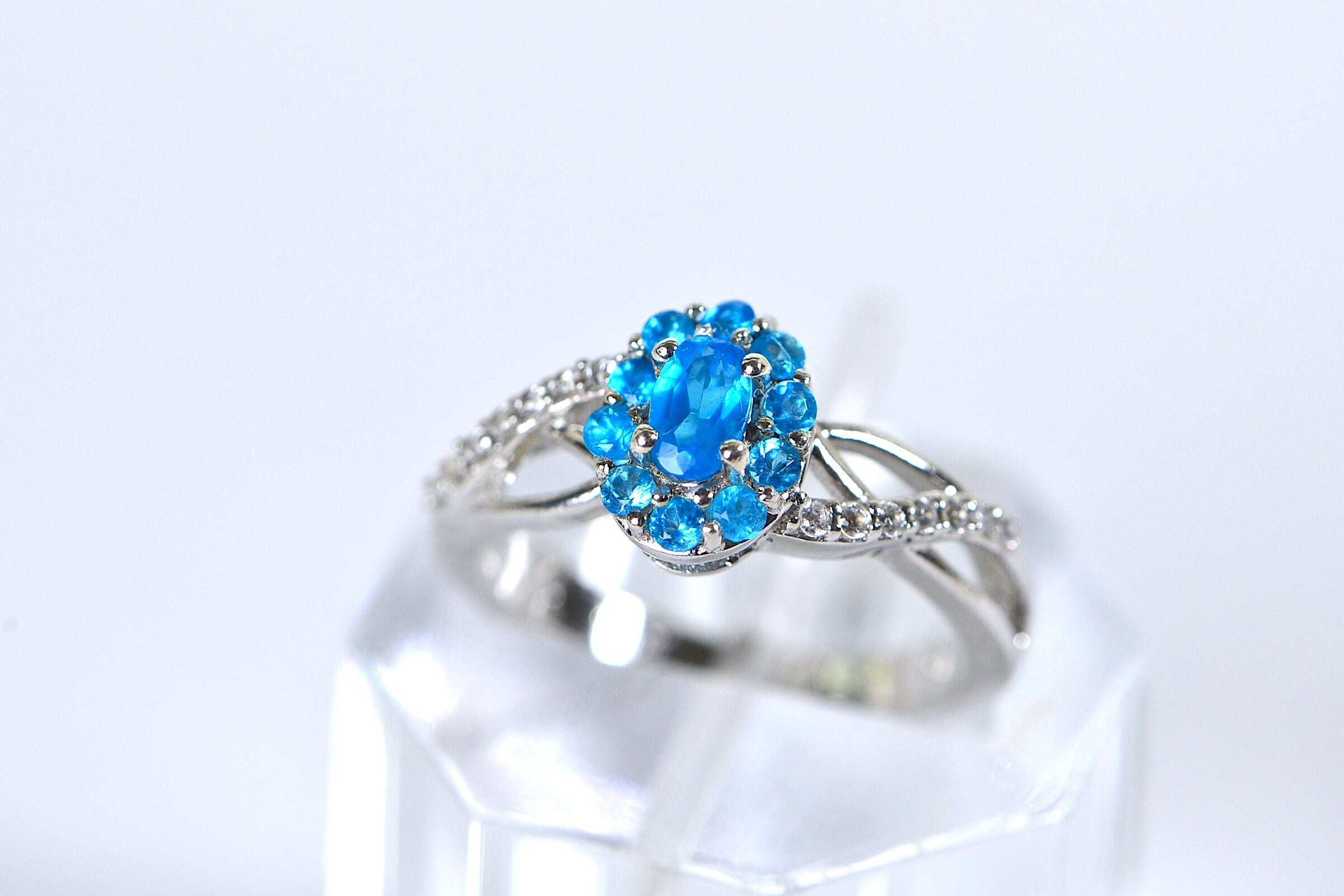 Sterling Silver Halo Ring Setting: Oval Cut, 4-Prong, Size 8