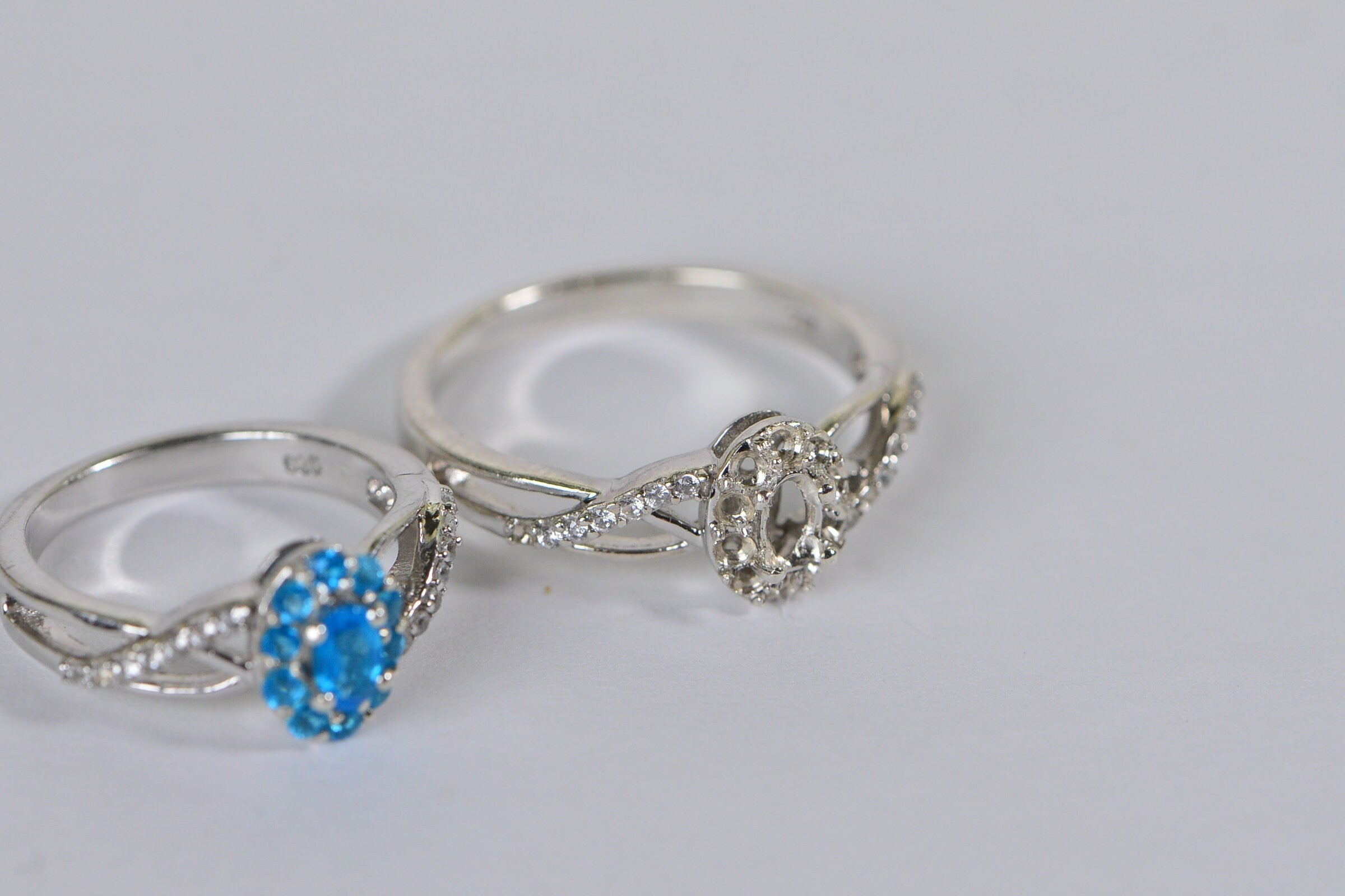 Sterling Silver Halo Ring Setting: Oval Cut, 4-Prong, Size 8
