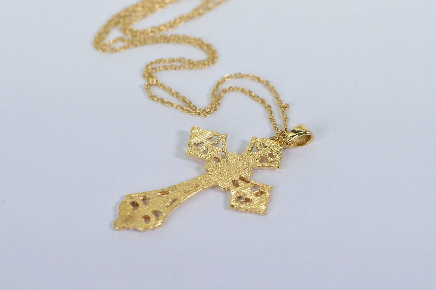 14K Gold Diamond Cut Lace Cross Pendant Necklace - Vintage Style