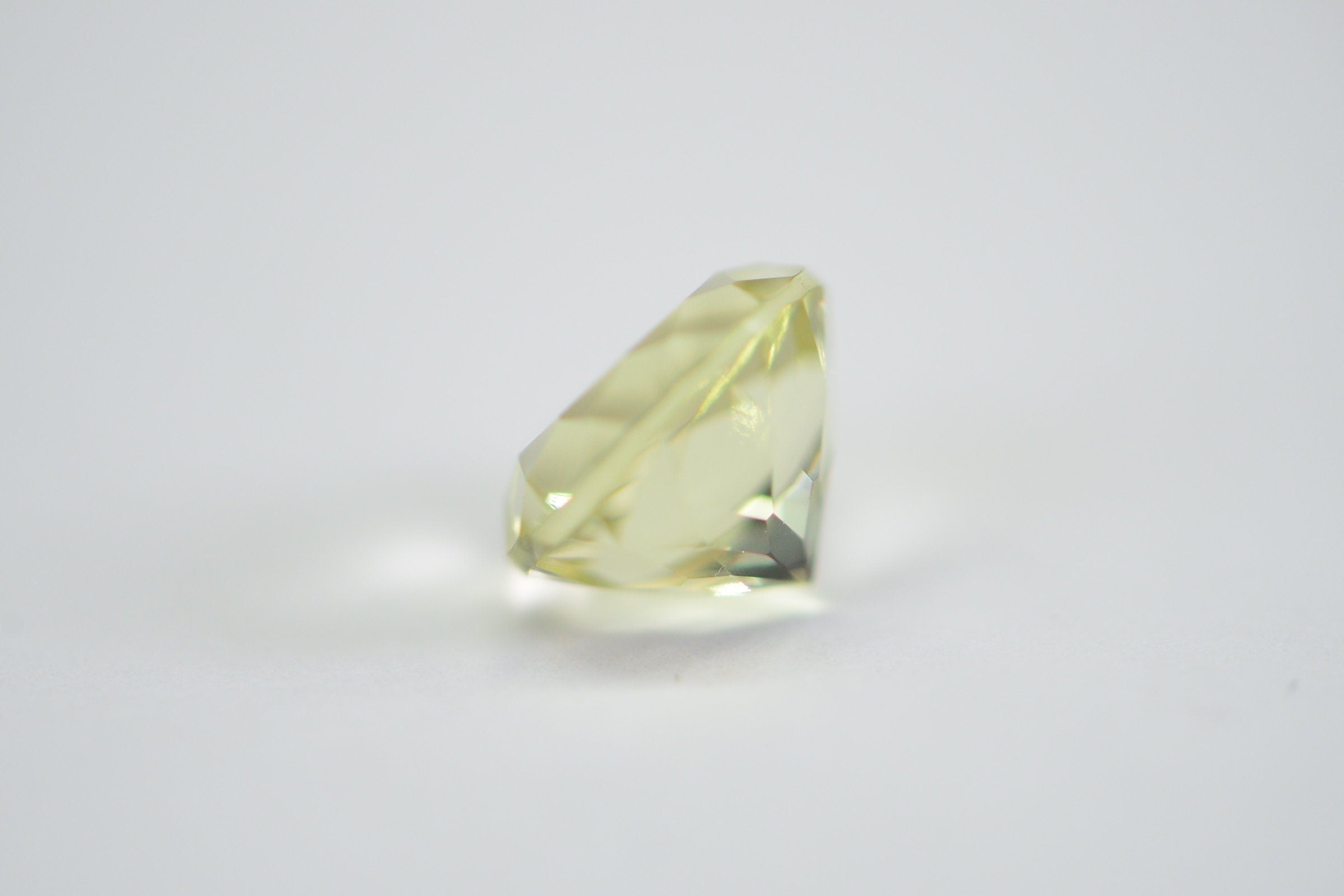 Yellow Apatite Gemstone: 2.00 Carat Round Facet Cut Crystal