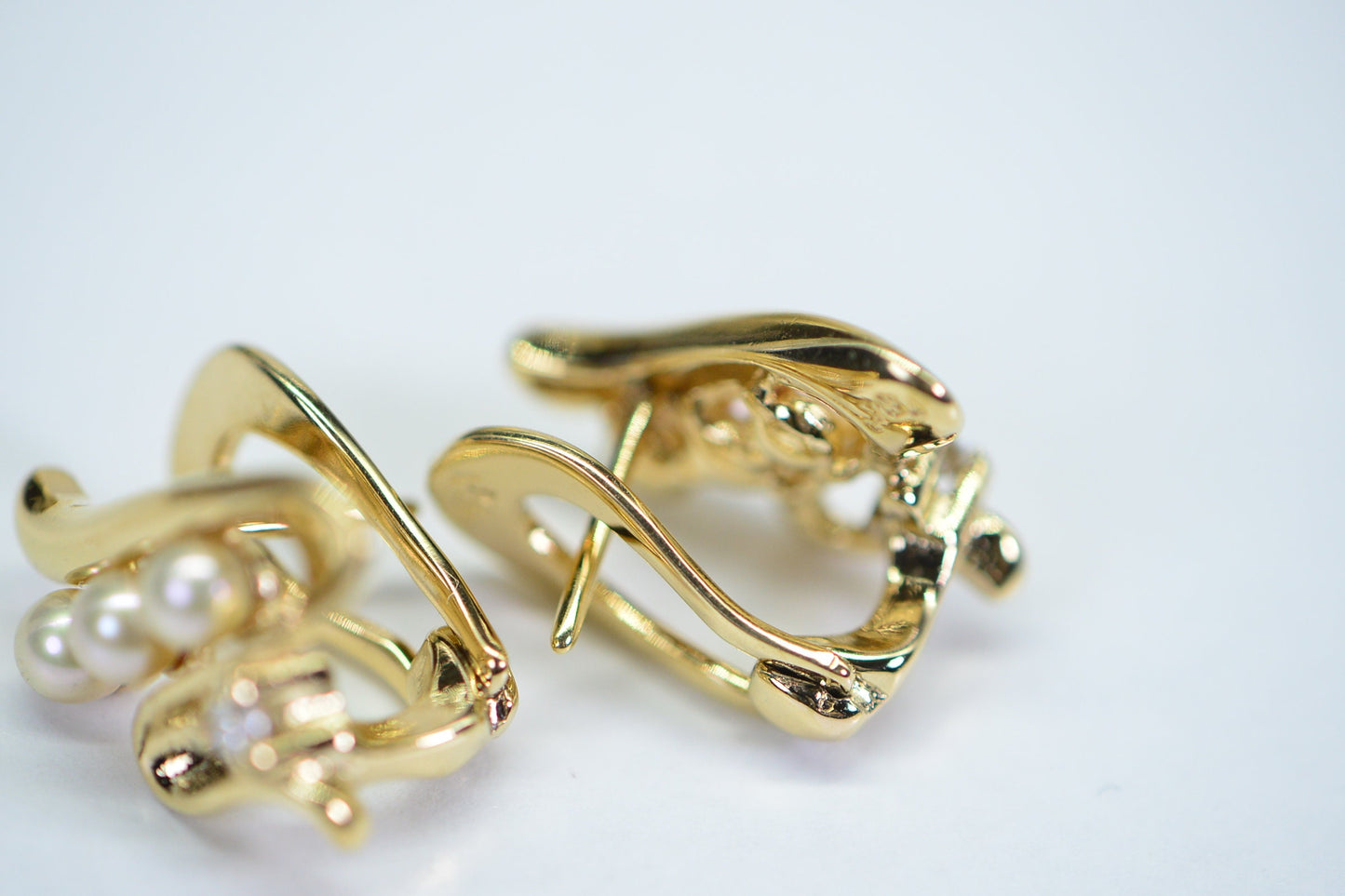 Vintage 18K Gold Vermeil Pearl Earrings: Zig-Zag Omega Clip