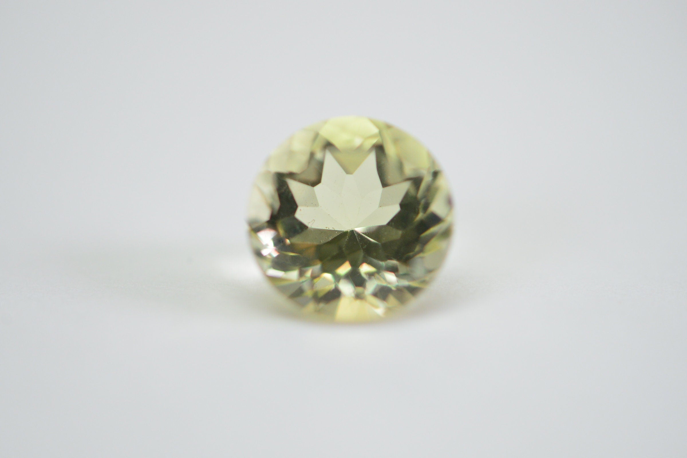 Yellow Apatite Gemstone: 2.00 Carat Round Facet Cut Crystal
