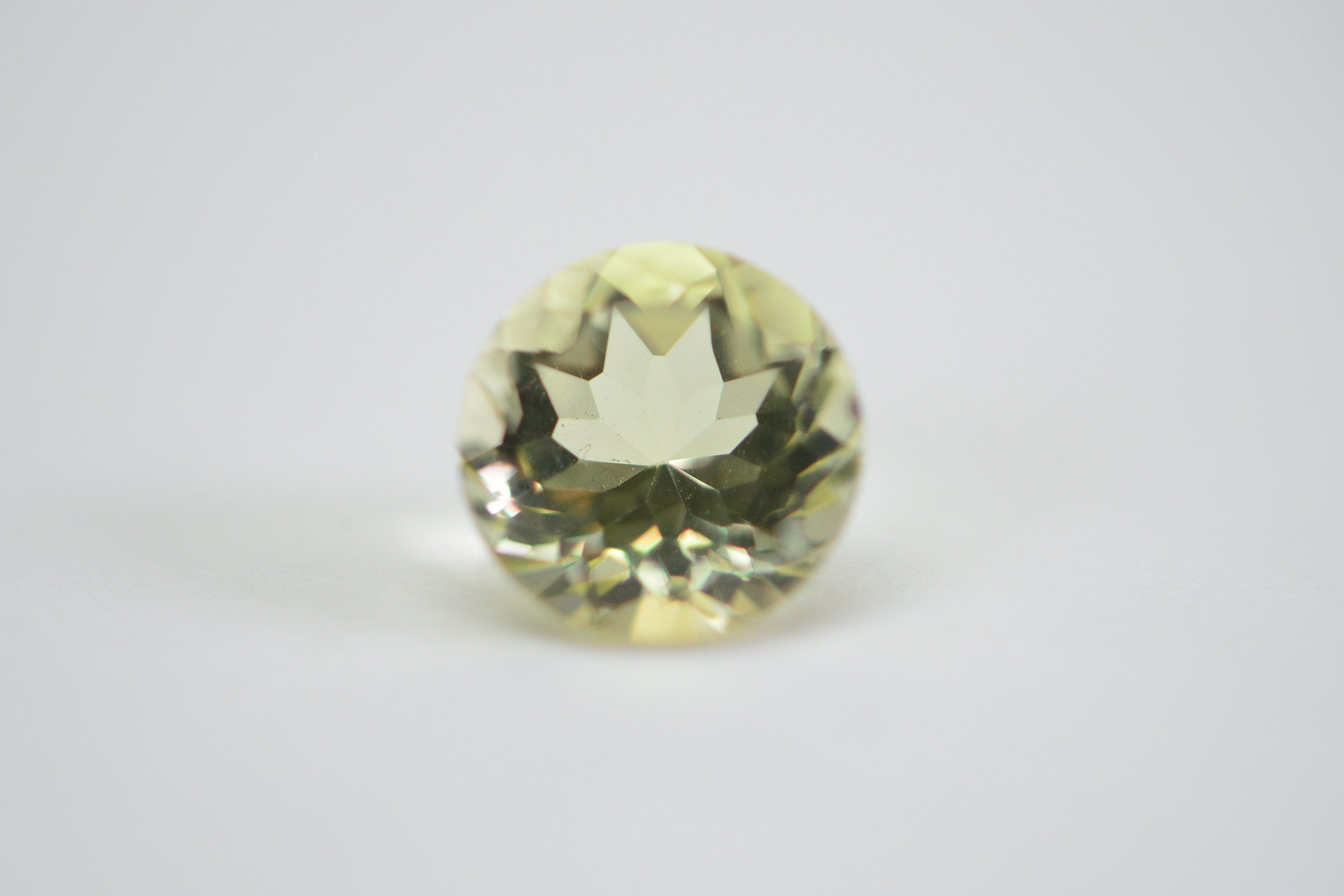 Yellow Apatite Gemstone: 2.00 Carat Round Facet Cut Crystal