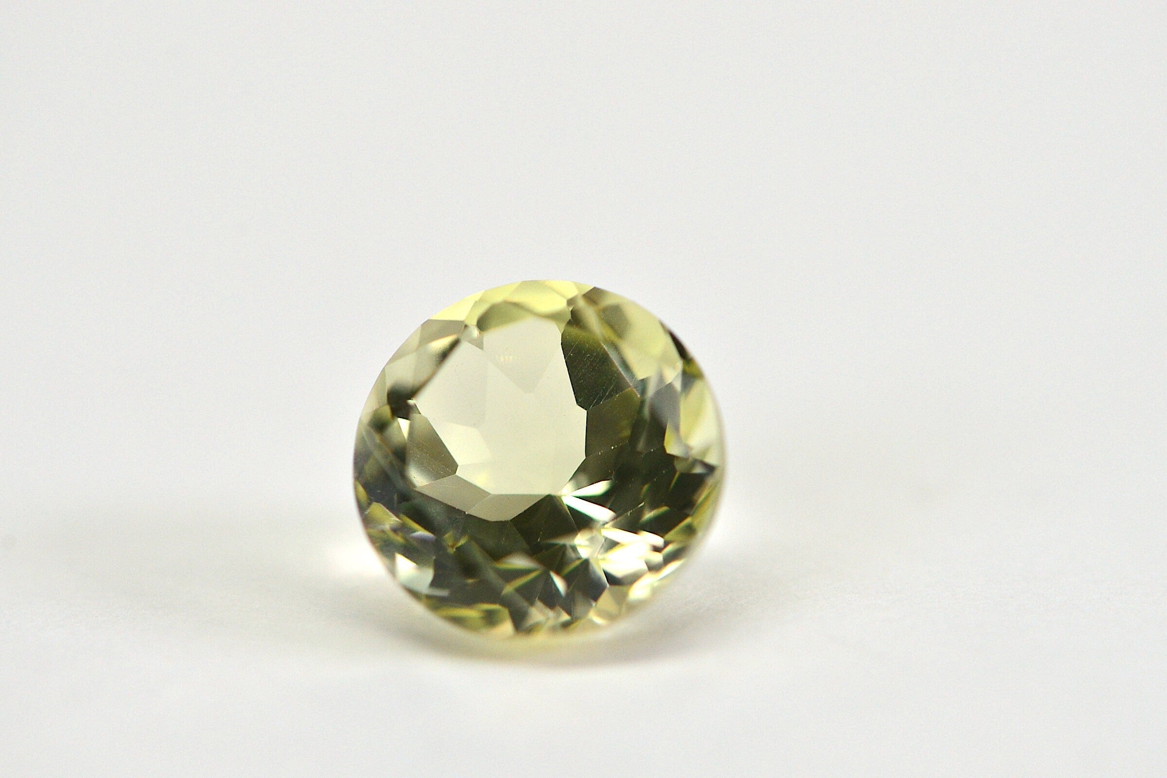 Yellow Apatite Gemstone: 2.00 Carat Round Facet Cut Crystal