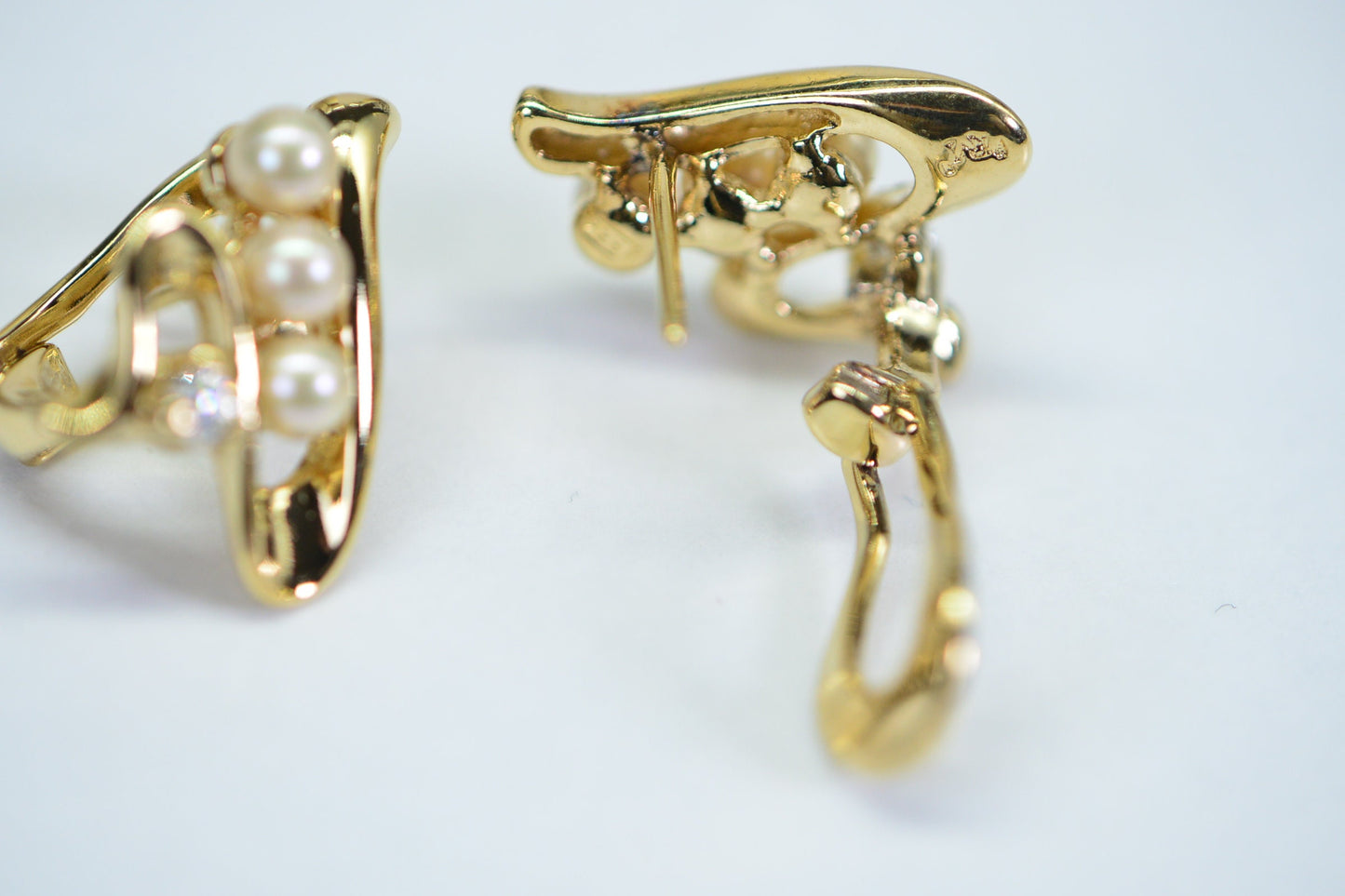 Vintage 18K Gold Vermeil Pearl Earrings: Zig-Zag Omega Clip