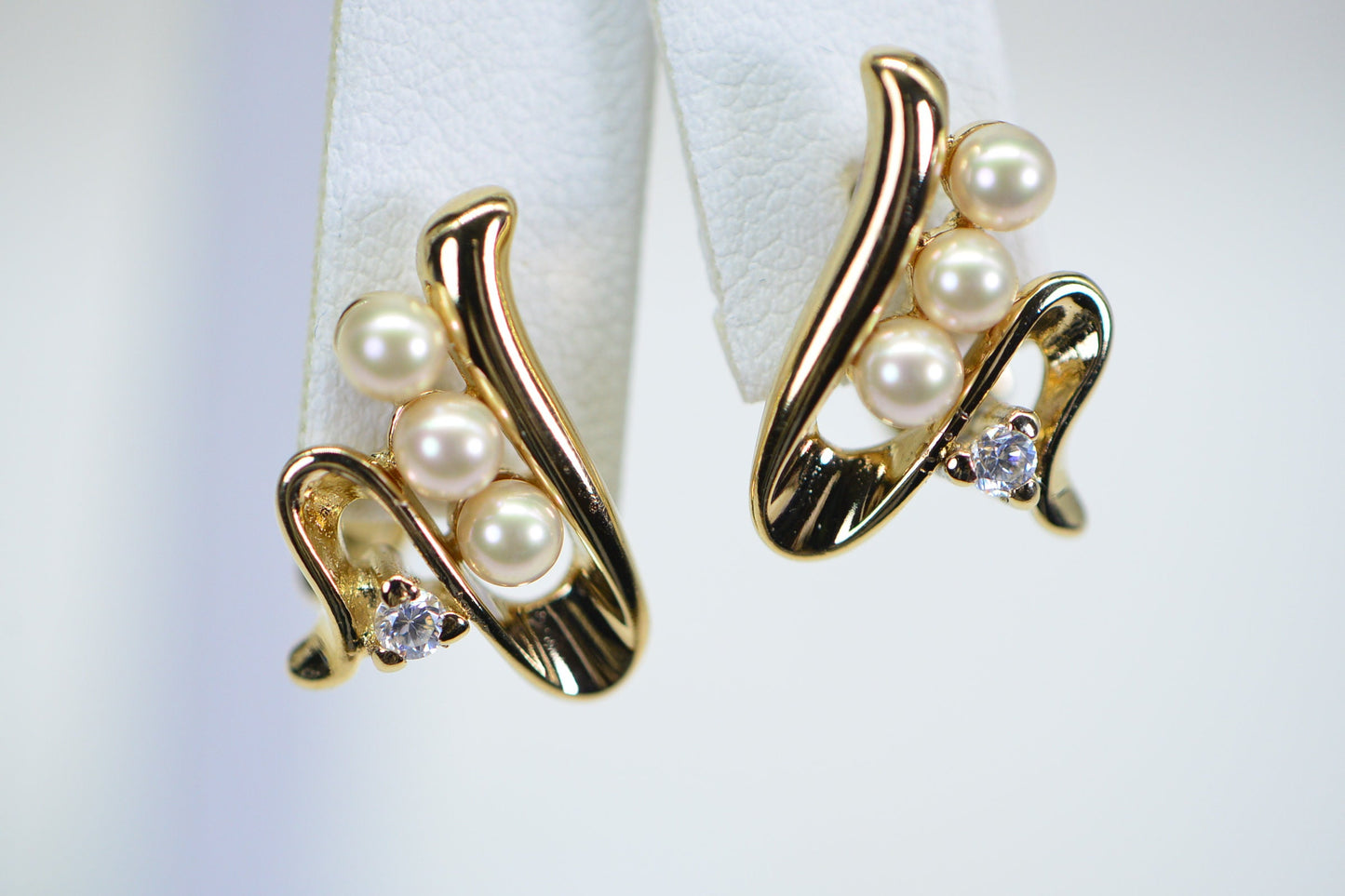 Vintage 18K Gold Vermeil Pearl Earrings: Zig-Zag Omega Clip