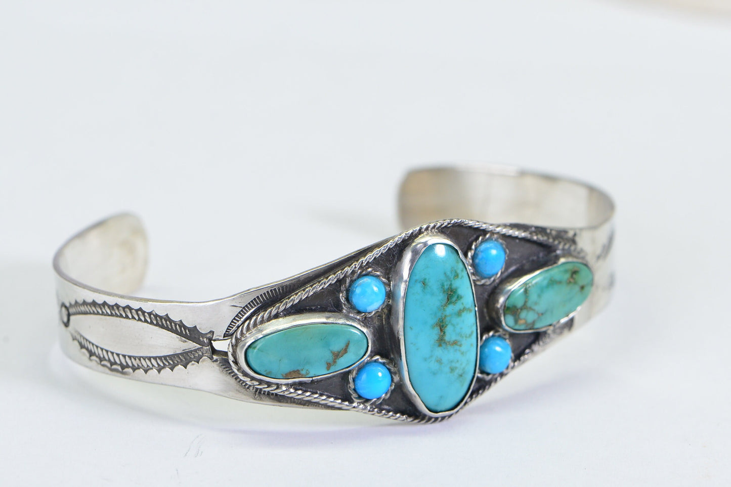 Vintage Kingman Turquoise Cuff: Sterling Silver Native American Bracelet