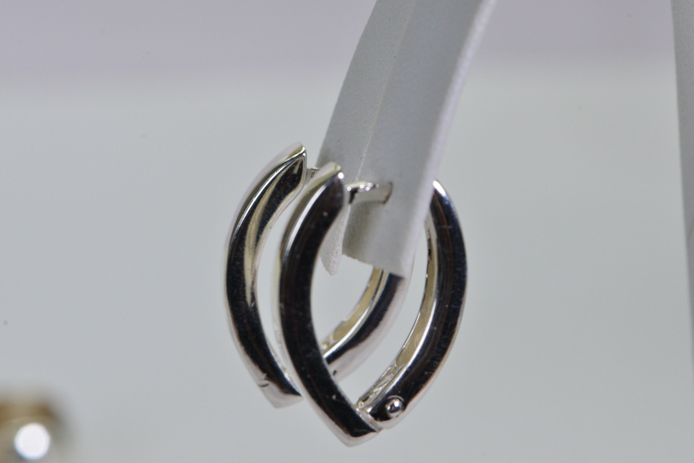 Vintage Sterling Silver Hinged Hoop Earrings: Tapered V-Shape Design