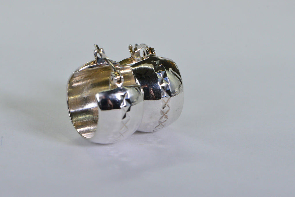 Vintage Sterling Silver Hoop Earrings: Engraved Diamond Design, 15mm