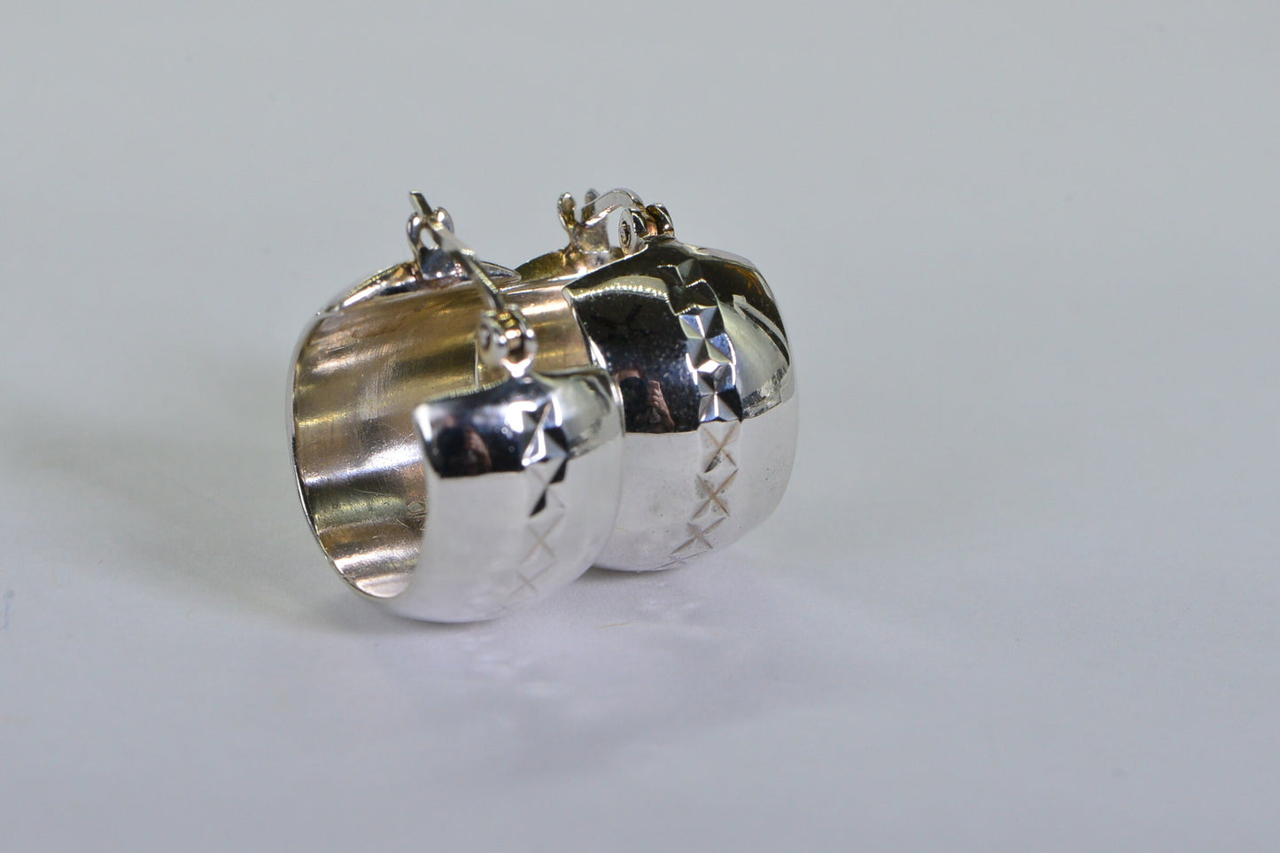 Vintage Sterling Silver Hoop Earrings: Engraved Diamond Design, 15mm