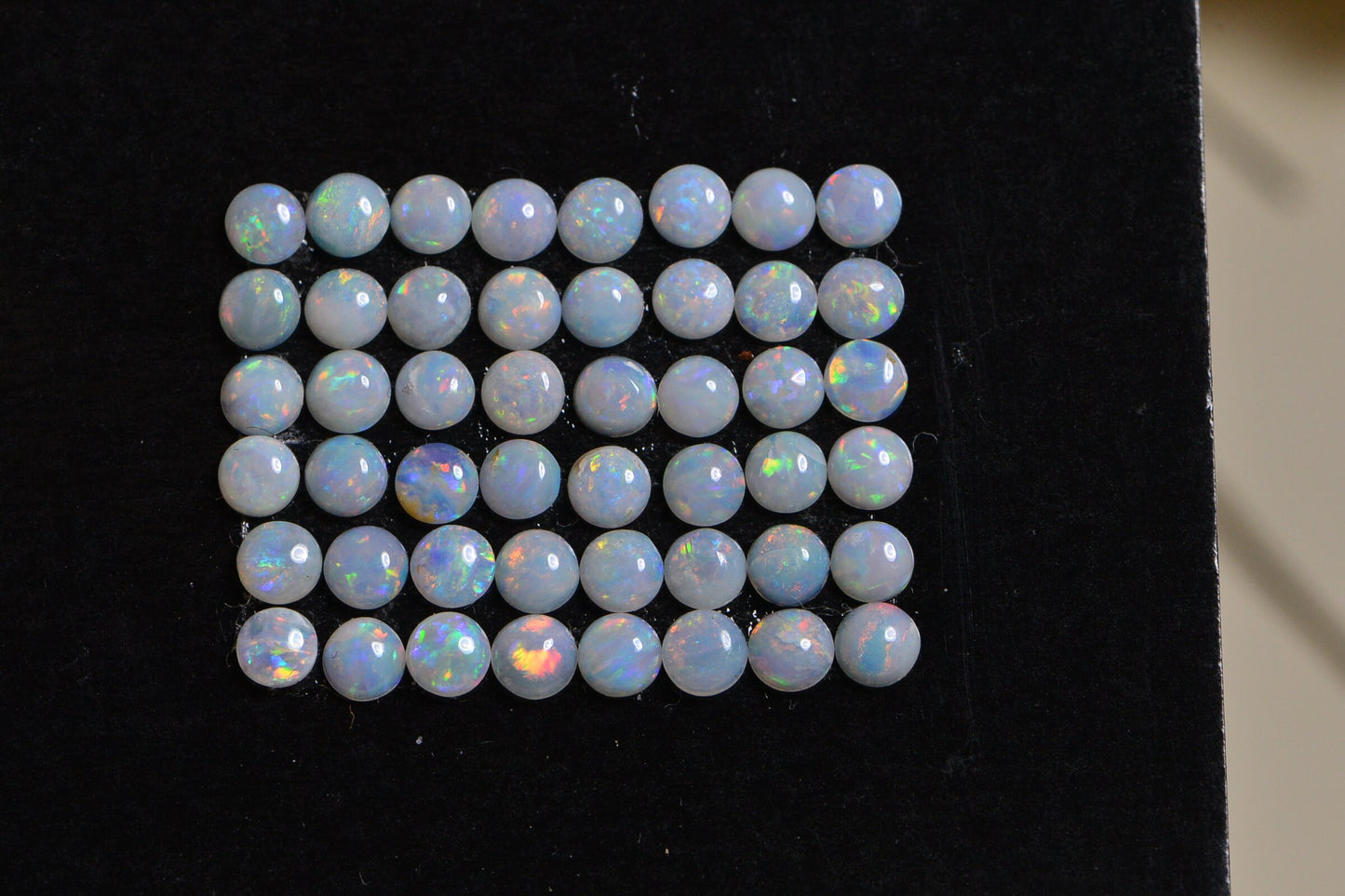 2.5mm Australian White Solid Opal Round Smooth  Cabochon Round Fine Opal Cabochons for ring earrings 5 stone lot