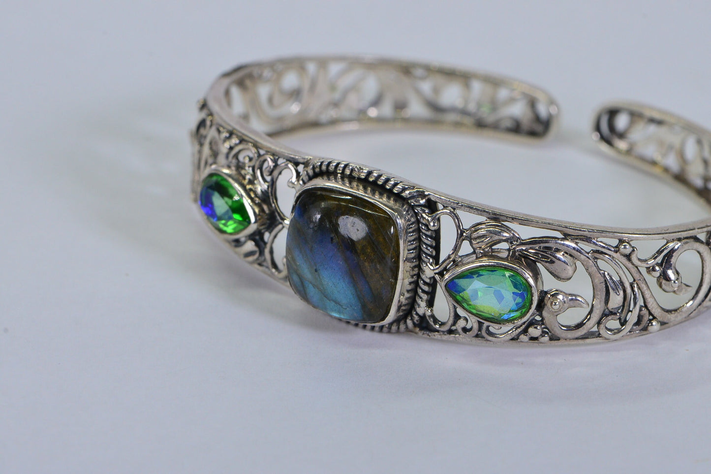 Labradorite Cuff Bracelet, Sterling Silver Filigree, Peacock Quartz (7.5 inch)