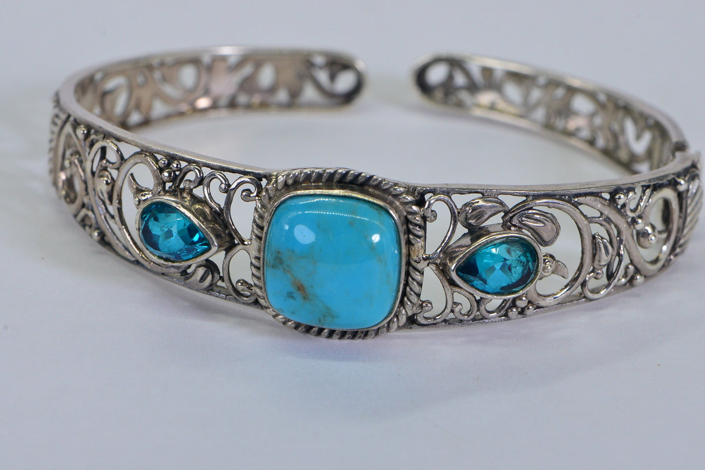 Kingman Turquoise Cuff Bracelet: Sterling Silver Filigree Apatite Gemstone