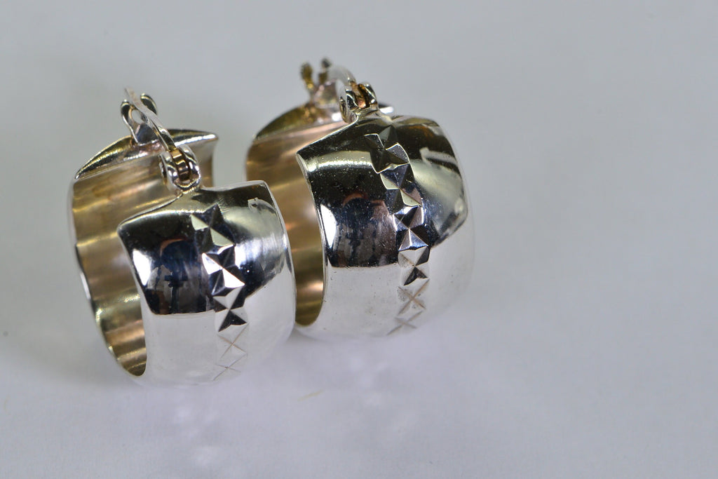 Vintage Sterling Silver Hoop Earrings: Engraved Diamond Design, 15mm