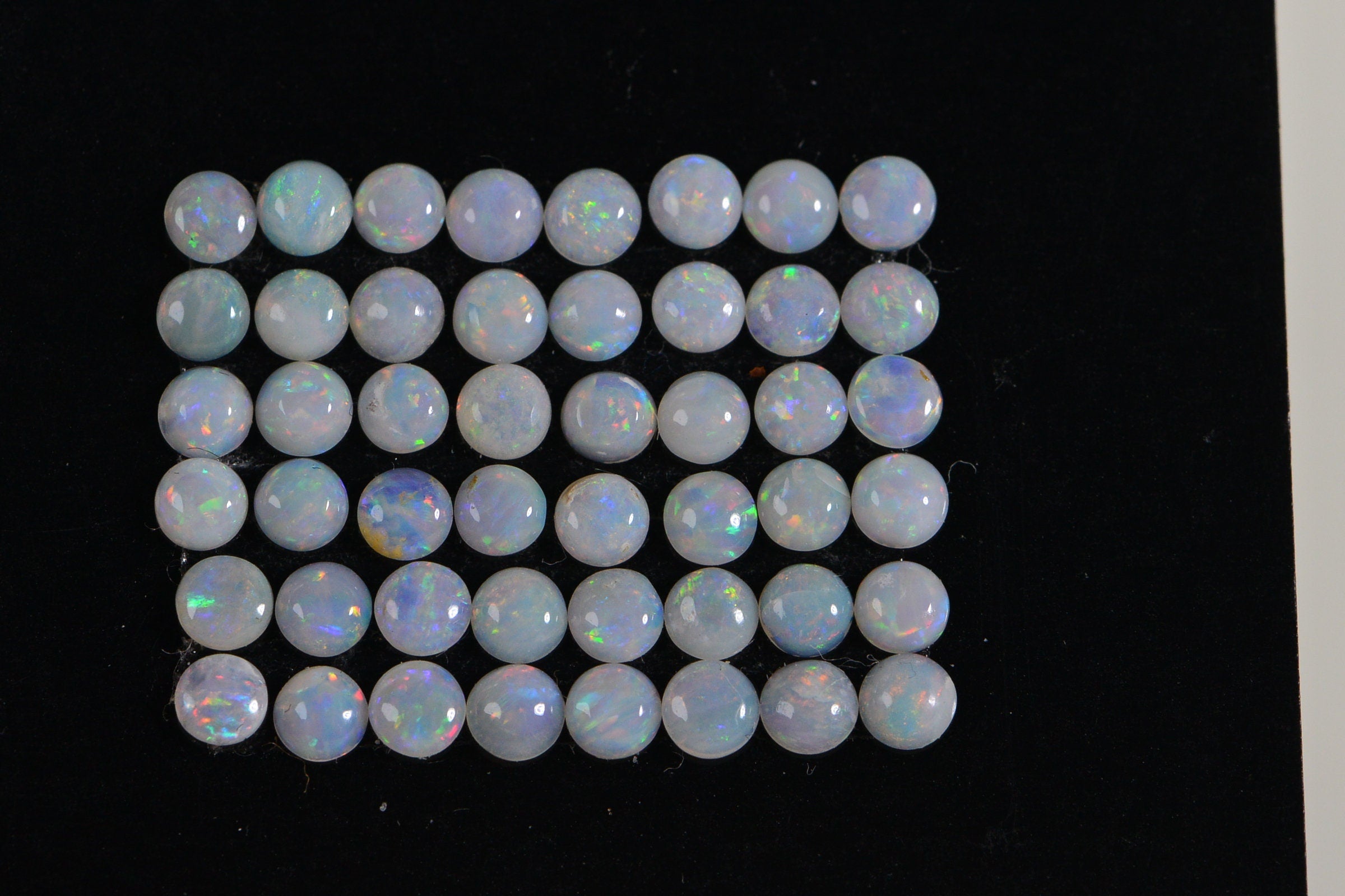 2.5mm Australian White Solid Opal Round Smooth  Cabochon Round Fine Opal Cabochons for ring earrings 5 stone lot