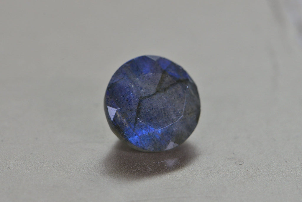Natural Labradorite Gemstone: Faceted Round Stone for Ring (10mm)