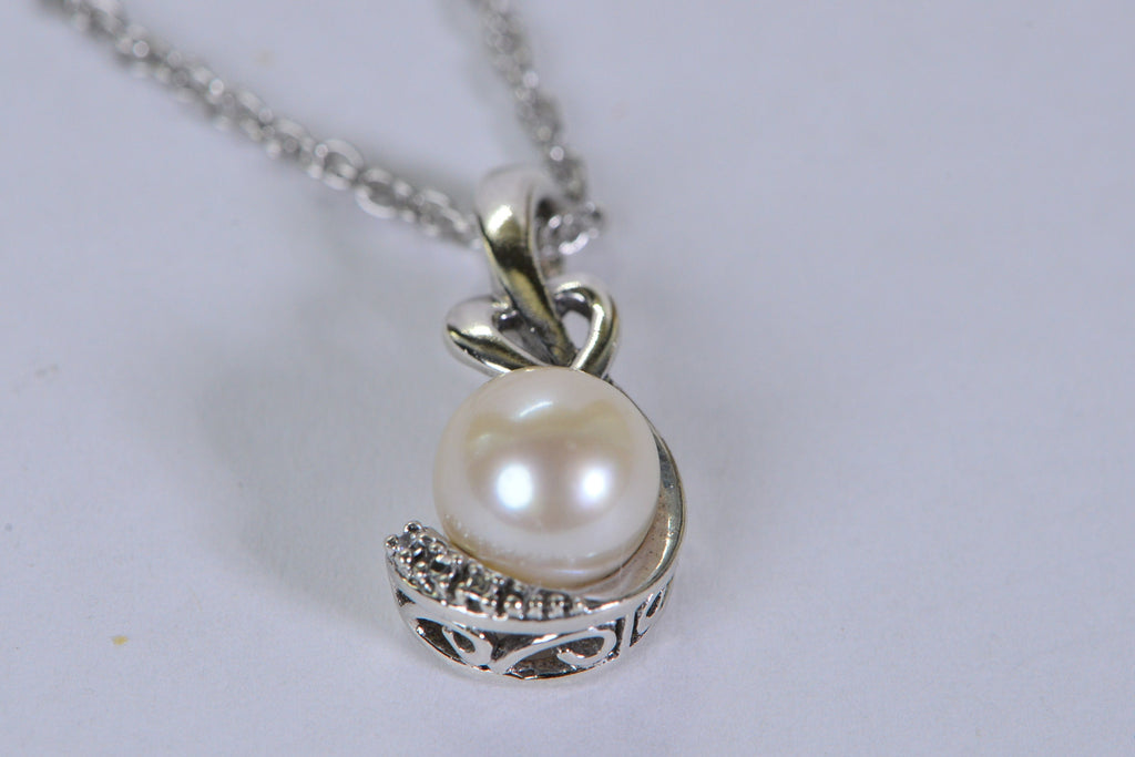 Freshwater Pearl Pendant Necklace: 14K White Gold Vermeil, Simulated Diamond Accent