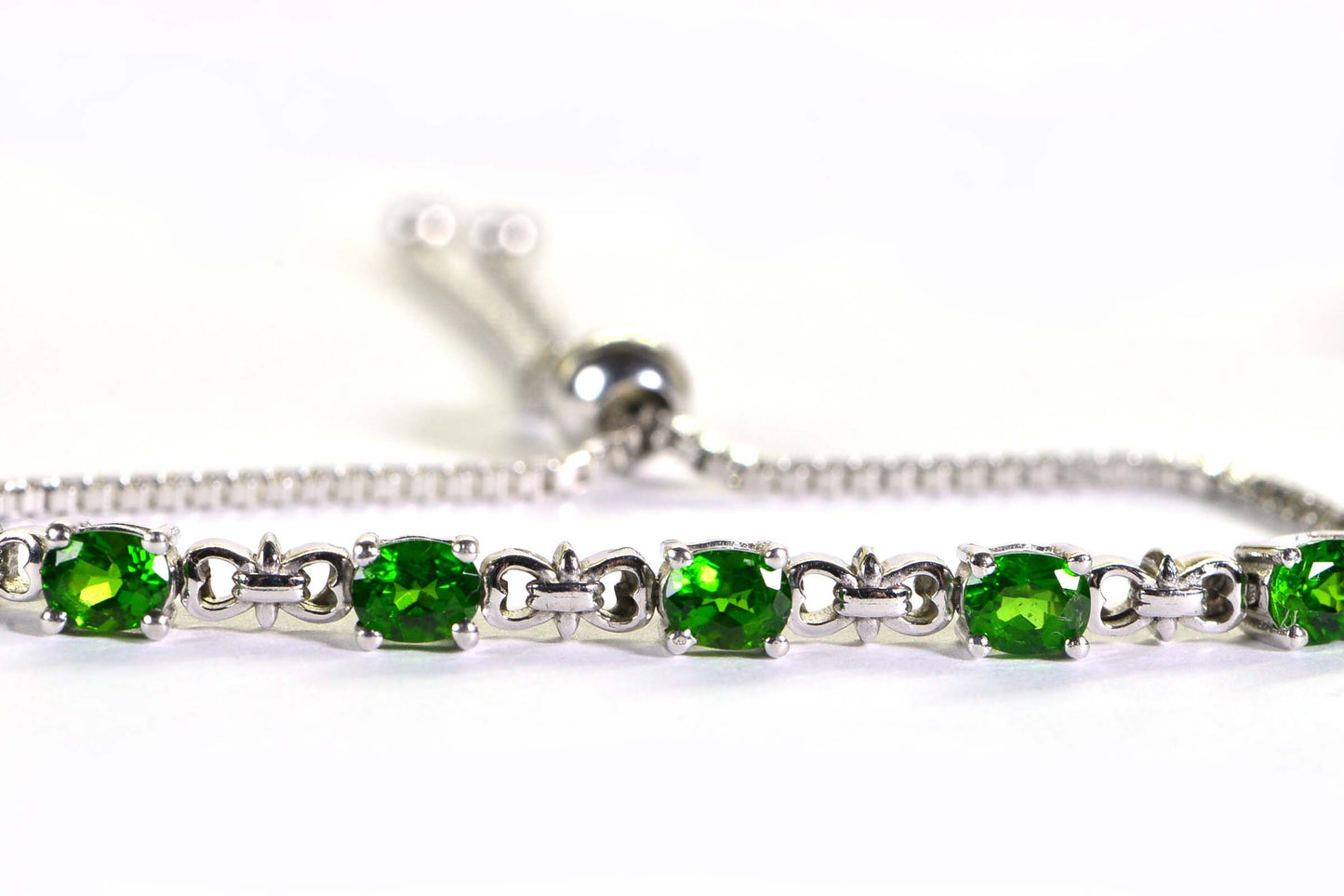 Natural Chrome Diopside Bolo Bracelet: Oval Sterling Silver Gemstone Design