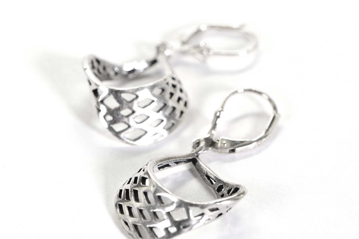 Solitary Sterling silver basket Dangle Earrings