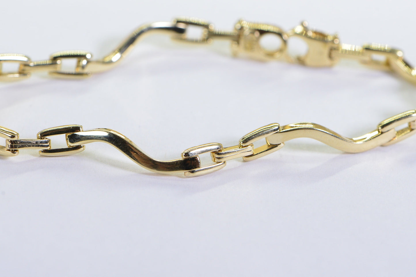 Vintage Italy 14K Yellow Gold Wave Link Bracelet