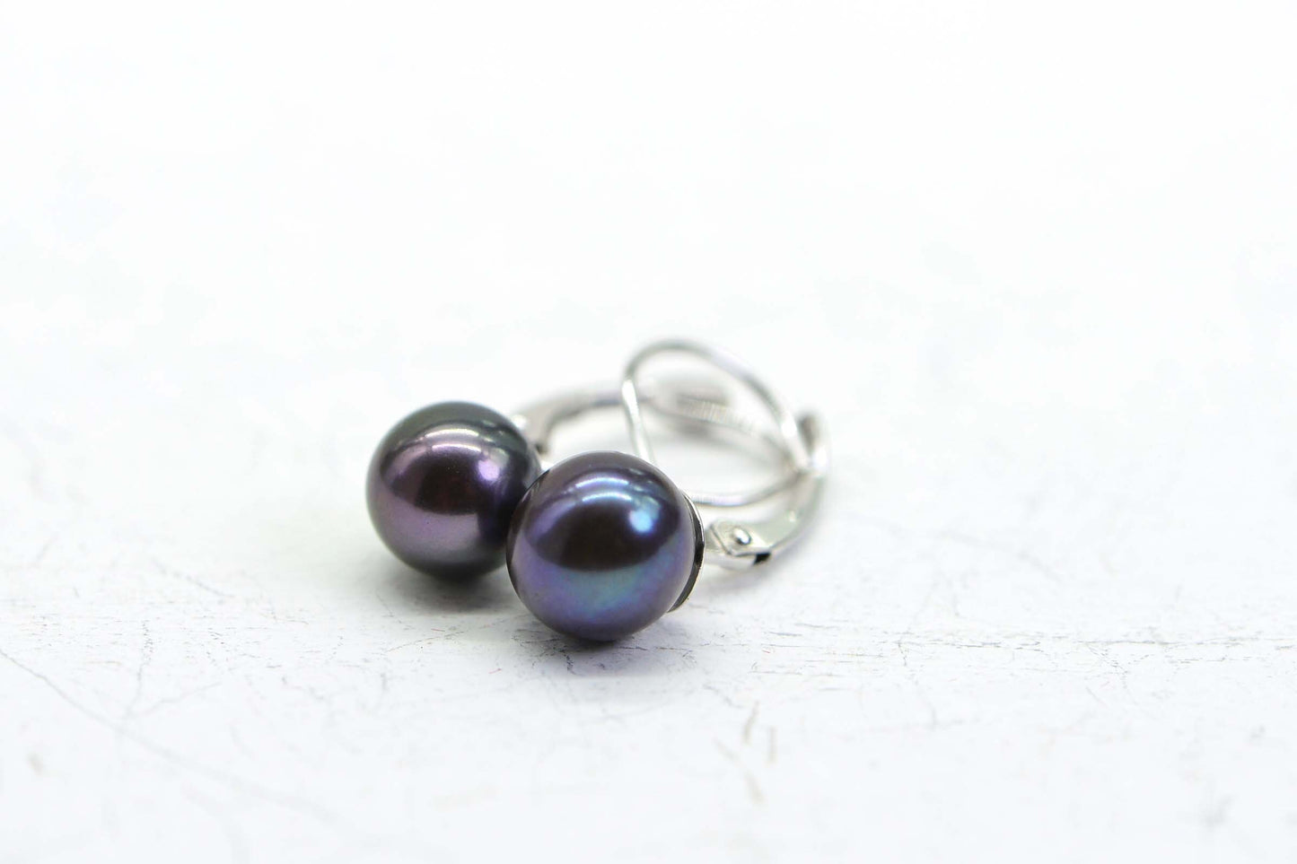 14K Gold Tahitian Black Pearl Earrings: Elegant Dainty Jewelry