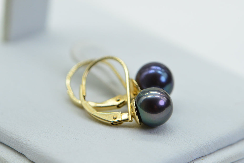 Vintage 70s Black Pearl Earrings: 14K Yellow Gold Leverbacks