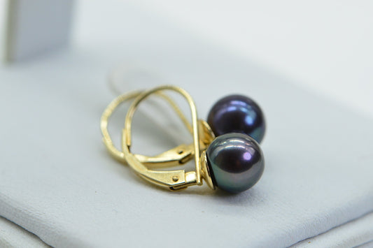 Vintage 70s Black Pearl Earrings: 14K Yellow Gold Leverbacks