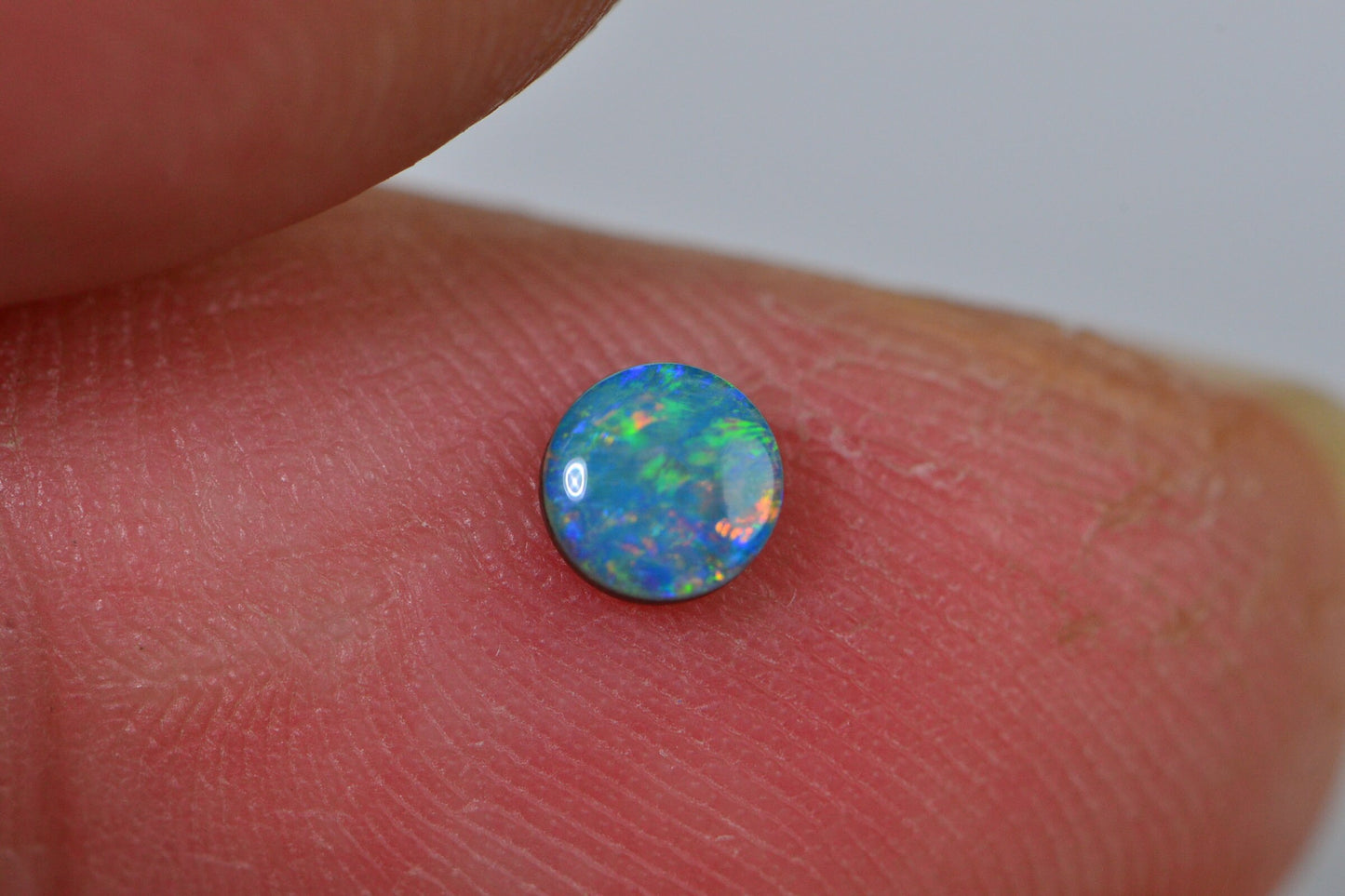 1 stone  Australian Black Opal Cabochons: Blue Green Round Gemstones (4mm)