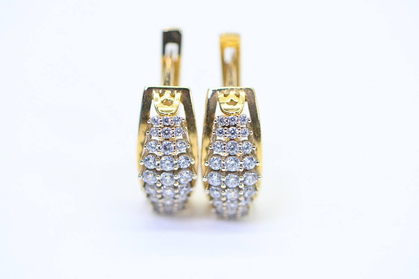 14K Yellow Gold Multi Diamond  Earrings English Lock Closure