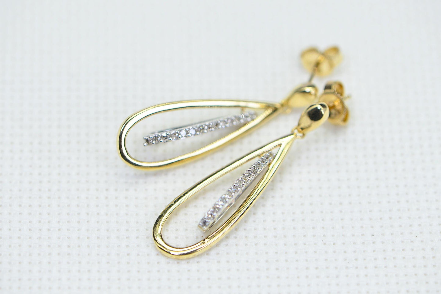 Vintage 14K Gold Diamond Teardrop Dangle Earrings: Heart Design
