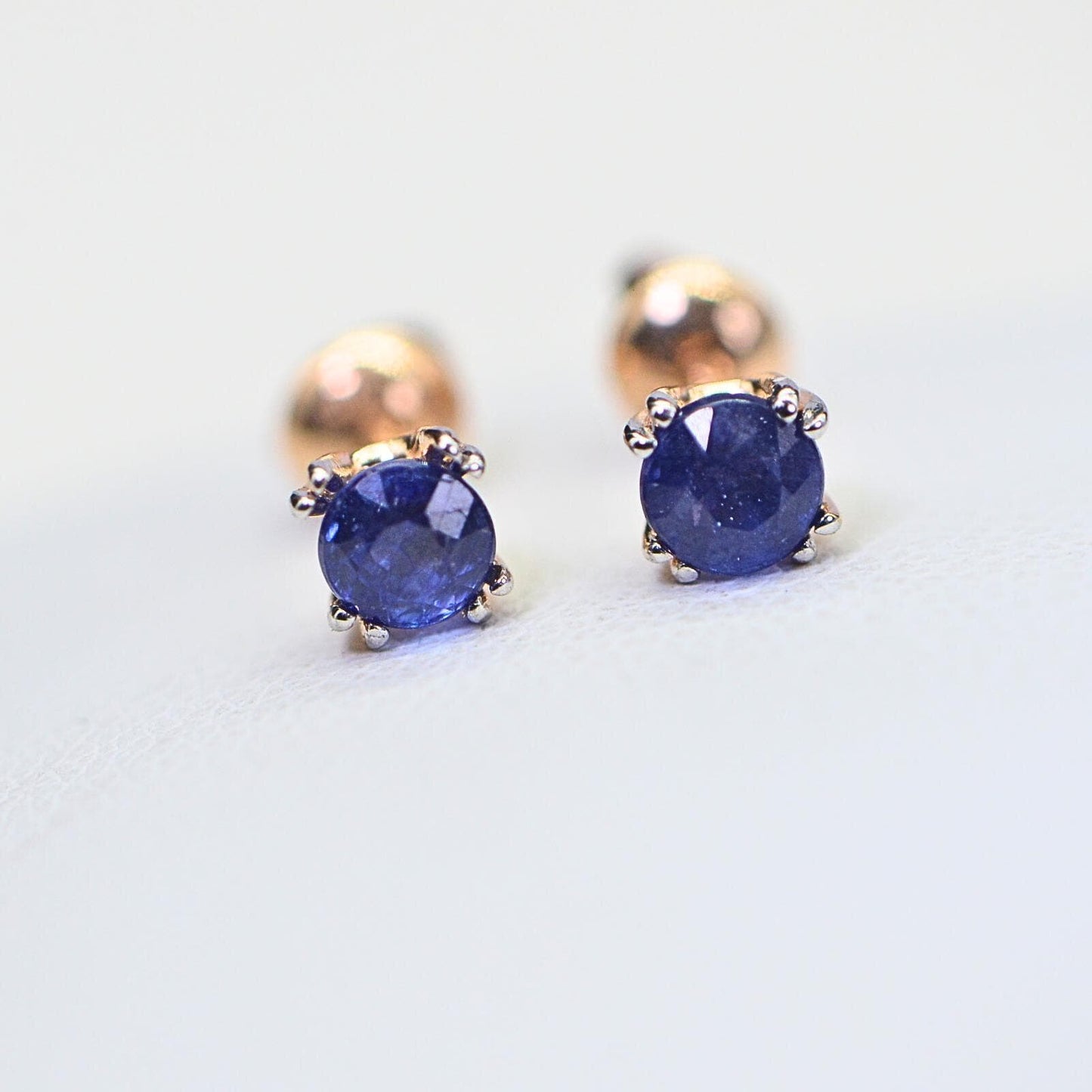 Natural Sapphire Royal Blue 585K Solid Gold Stud Screw Back  Earrings Gemstone