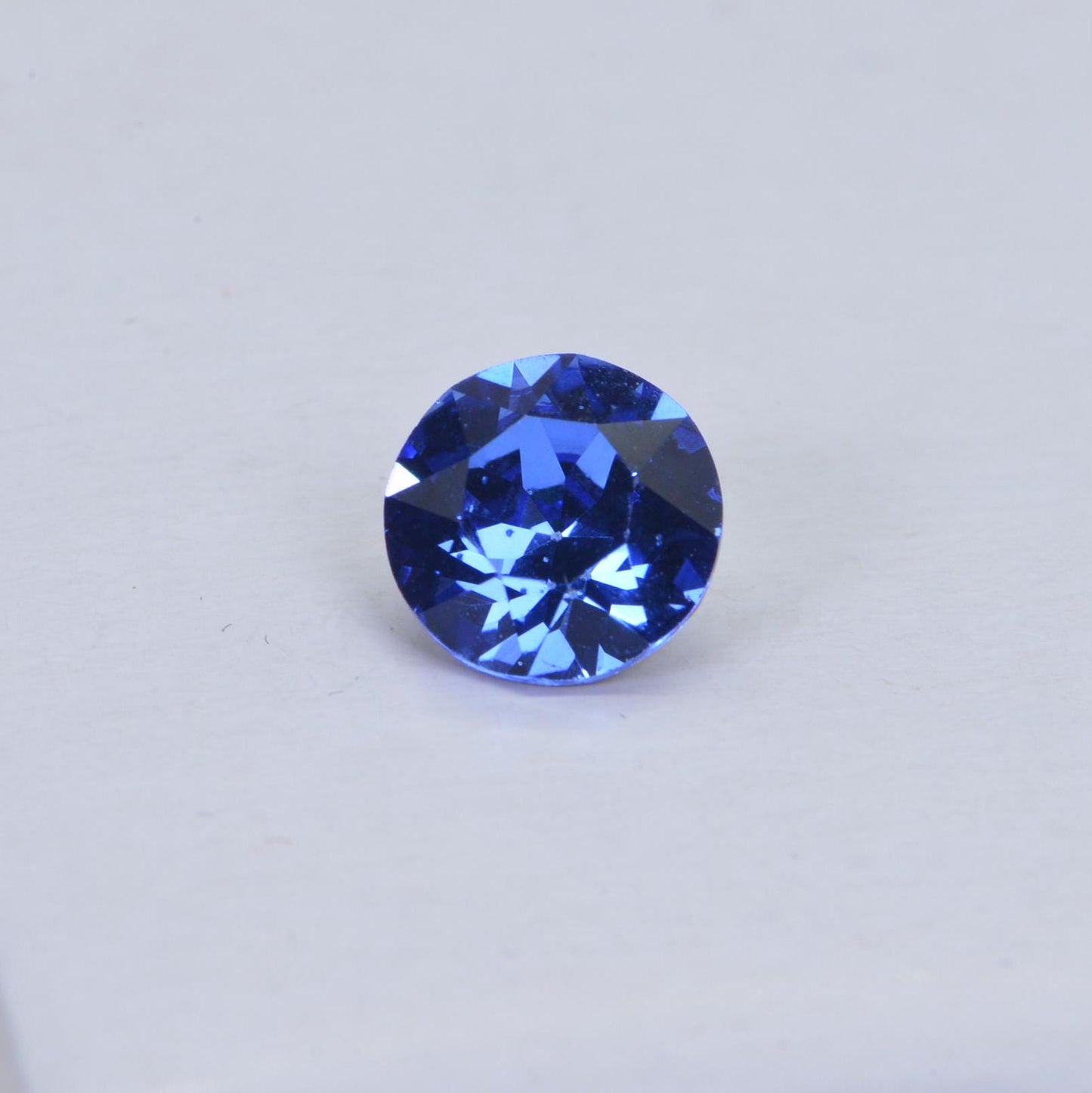 8mm Simulated Sapphire  Facet Diamond Cut Round Point Back swarovski crystals foil back
