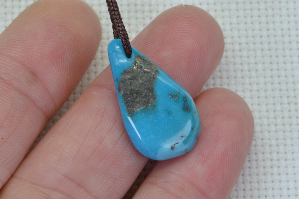 Kingman Turquoise Slab: Arizona Blue Teardrop Bead (25X13.9mm)