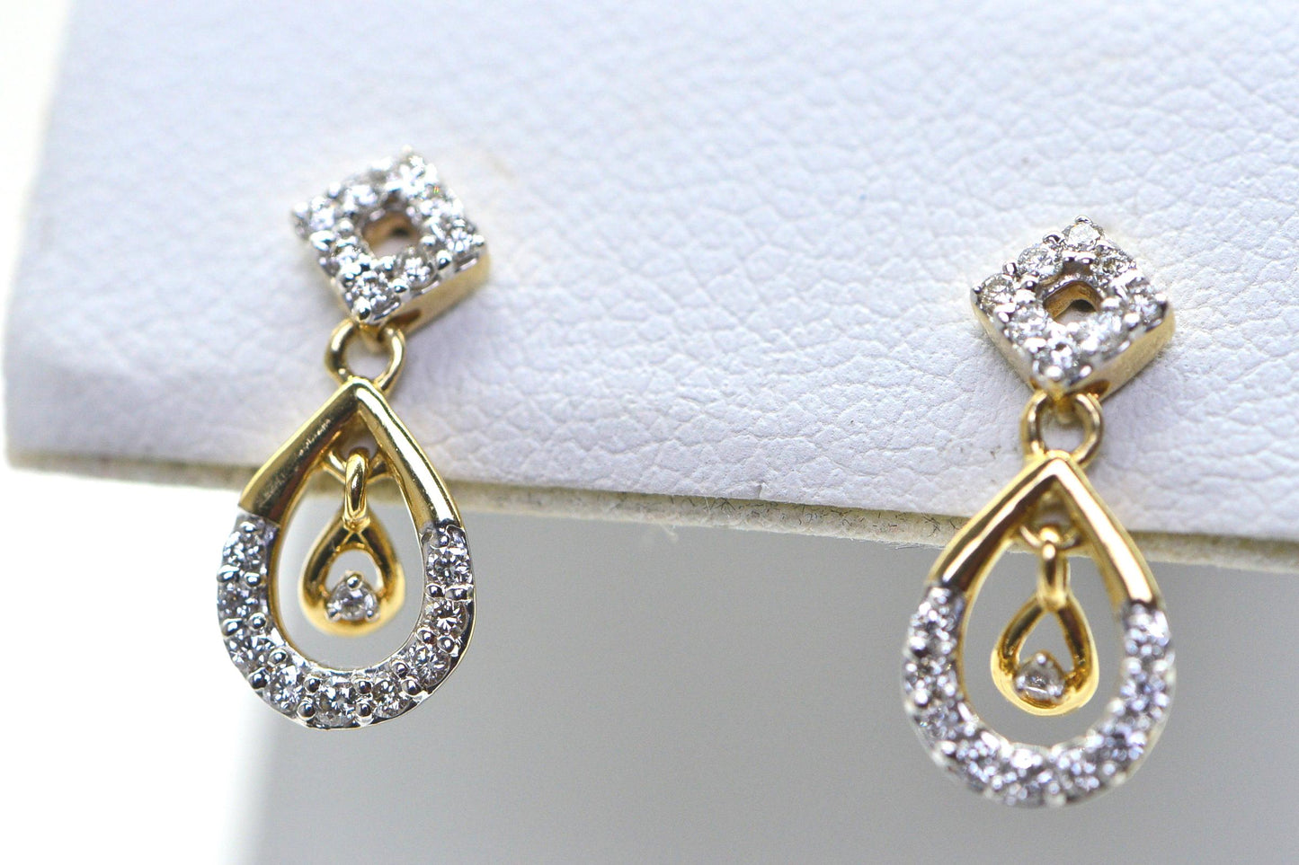 Authentic Diamond 18K  Gold Small Stud Earrings Drop Cluster Diamond Studs