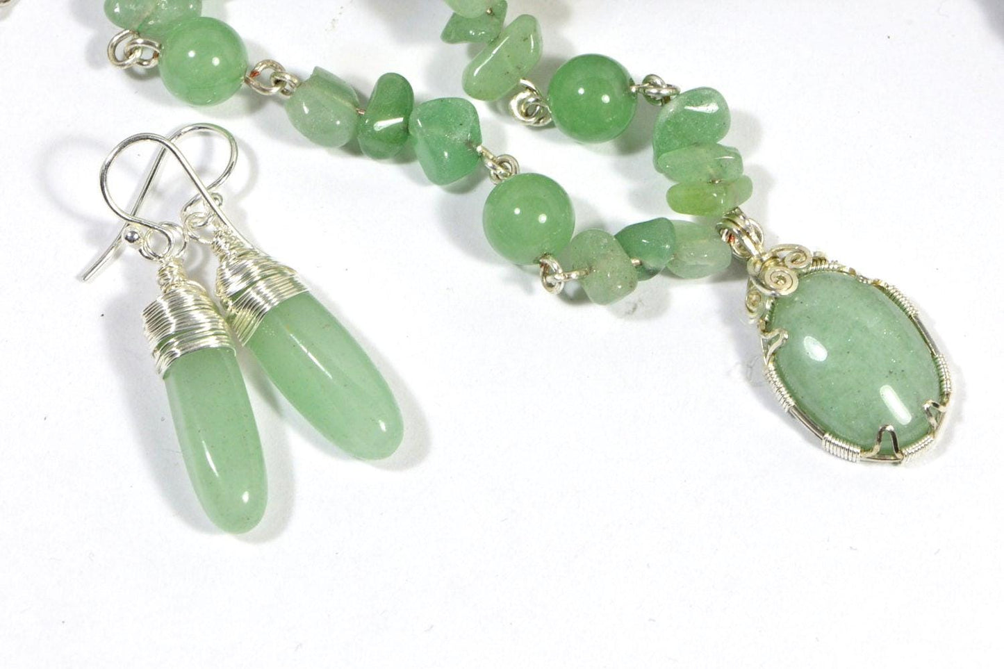 Green Aventurine Necklace set. Wire Wrapped Pendant. Natural Gemstone Necklace
